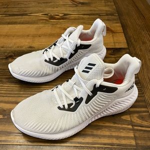 Mens Adidas Alphabounce white size 9.5 gently worn